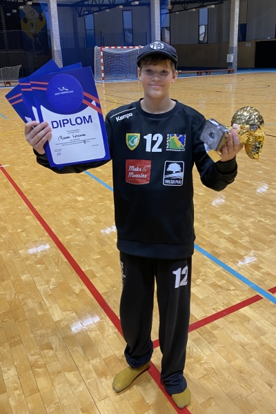 EKV 2022 D klass parim väravavaht Rando Liiskmaa Valga Käval.jpg