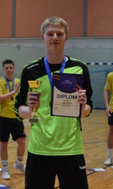 Pilt: EMV 2023 B klass parim väravavaht Averi Hännile Viljandi SK_Pärnu.JPG