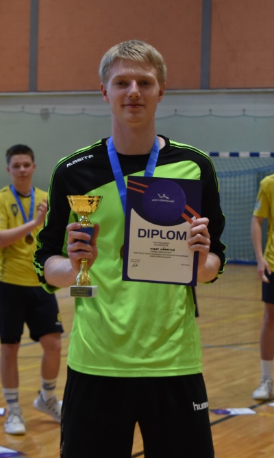 EMV 2023 B klass parim väravavaht Averi Hännile Viljandi SK_Pärnu.JPG