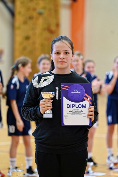 EKV 2023 D klass parim väravavaht Nicole Kolomijets Käsipalliklubi Mella 1.jpg